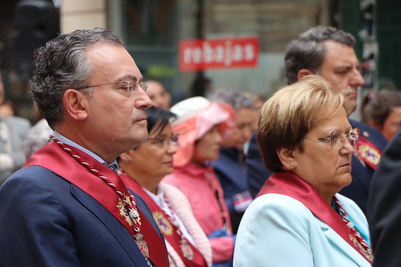 Fotos: León celebra la tradicional misa de San Juan en la capilla del Cristo de la Victoria