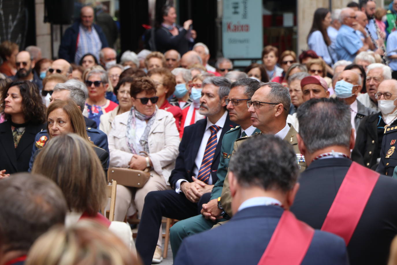Fotos: León celebra la tradicional misa de San Juan en la capilla del Cristo de la Victoria