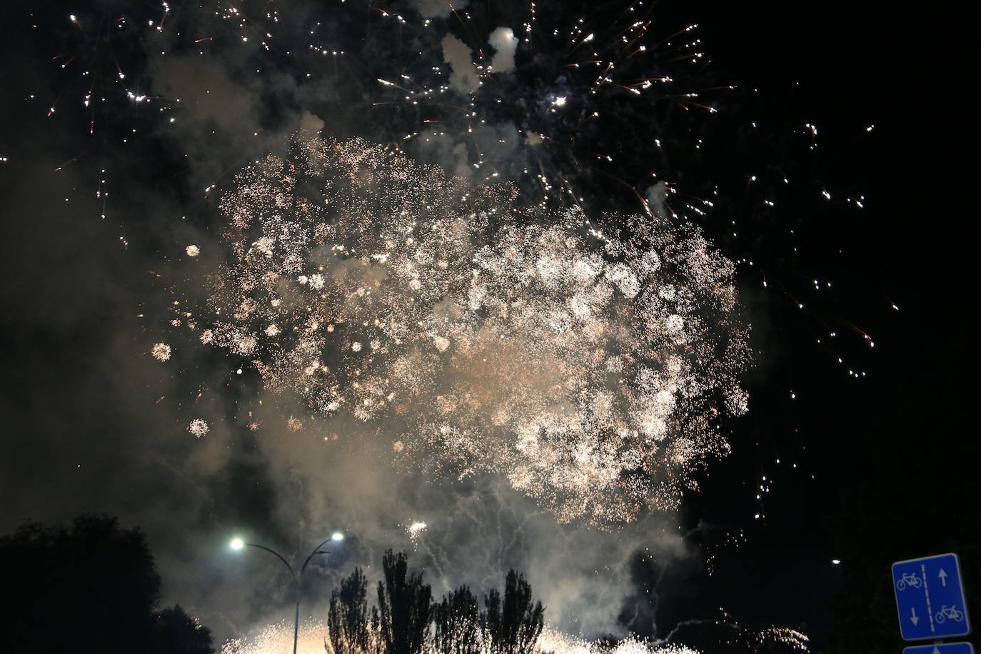 La lluvia hizo una pausa para León volviera a disfrutar de la noche más mágica 