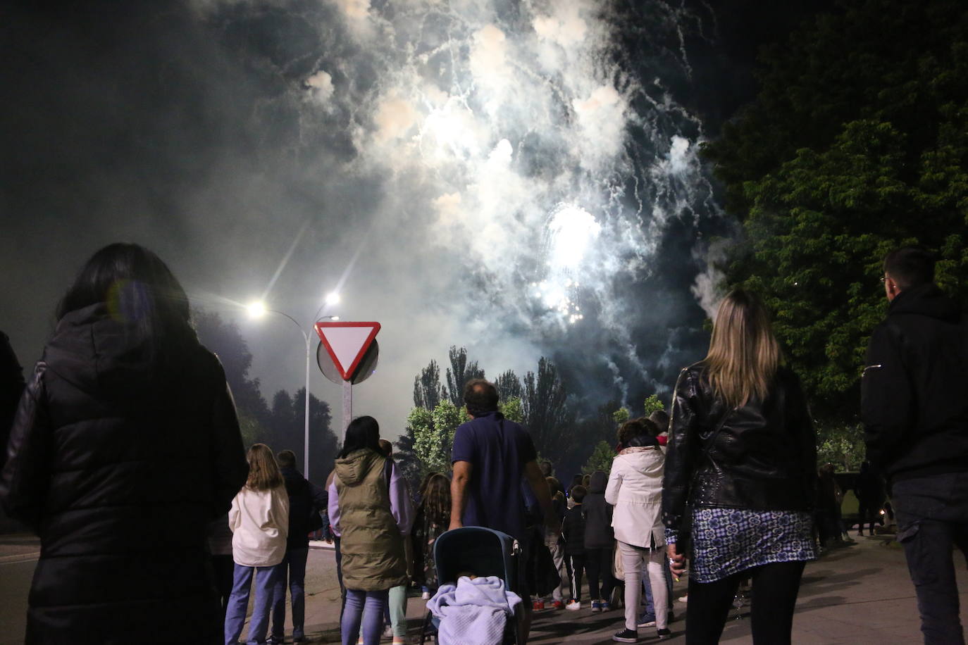 La lluvia hizo una pausa para León volviera a disfrutar de la noche más mágica 