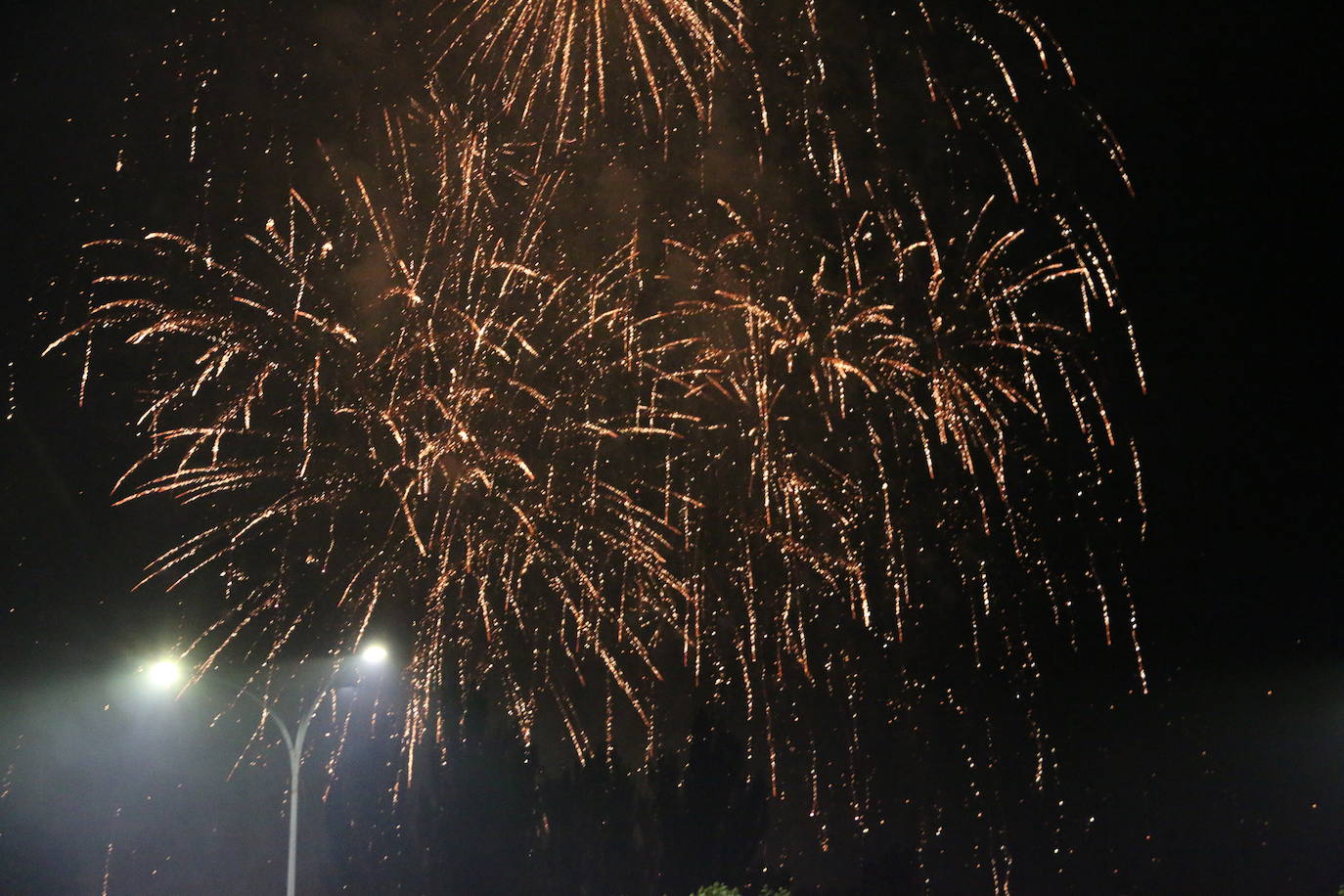 La lluvia hizo una pausa para León volviera a disfrutar de la noche más mágica 