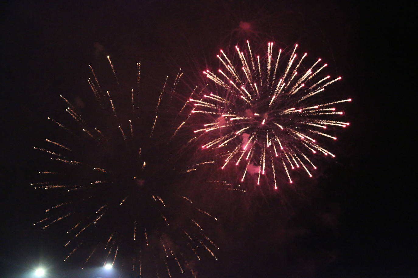 La lluvia hizo una pausa para León volviera a disfrutar de la noche más mágica 