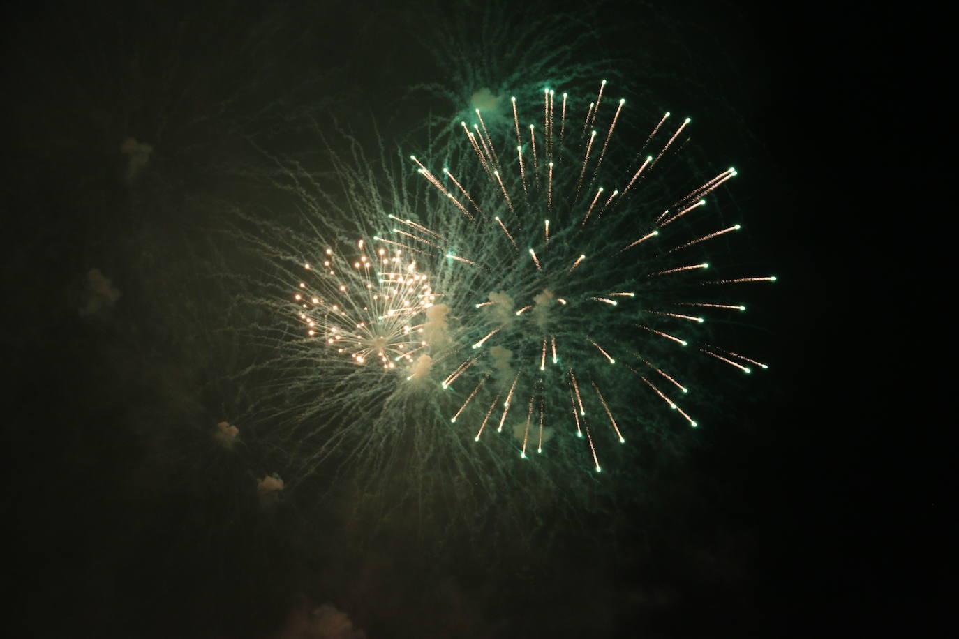 La lluvia hizo una pausa para León volviera a disfrutar de la noche más mágica 