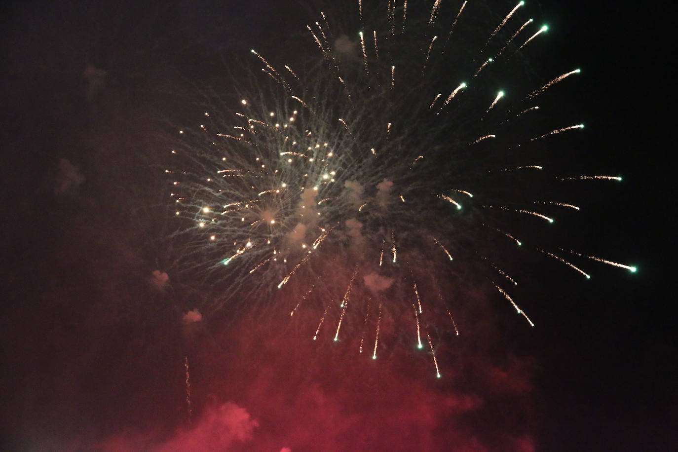La lluvia hizo una pausa para León volviera a disfrutar de la noche más mágica 