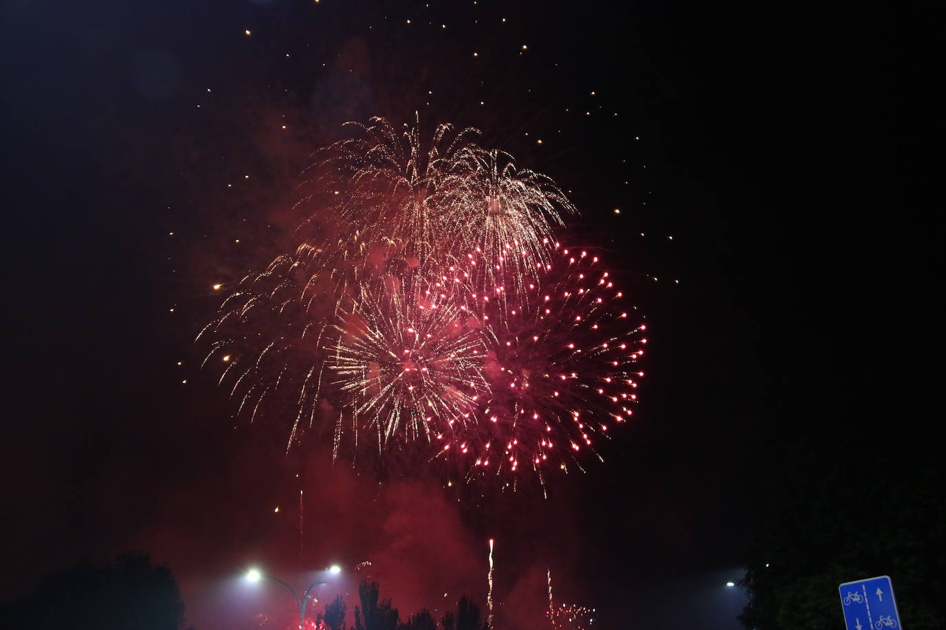 La lluvia hizo una pausa para León volviera a disfrutar de la noche más mágica 