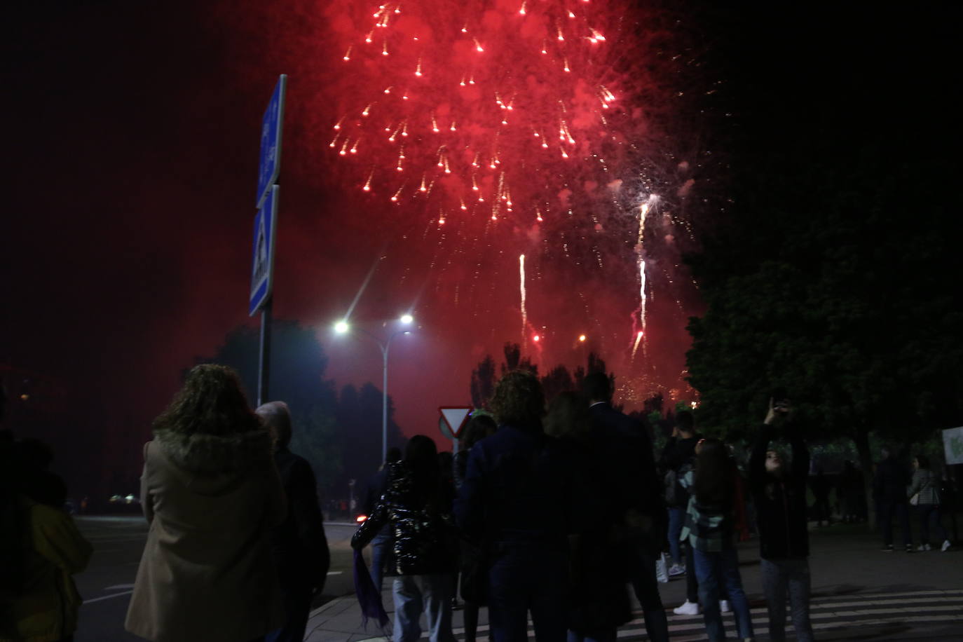 La lluvia hizo una pausa para León volviera a disfrutar de la noche más mágica 