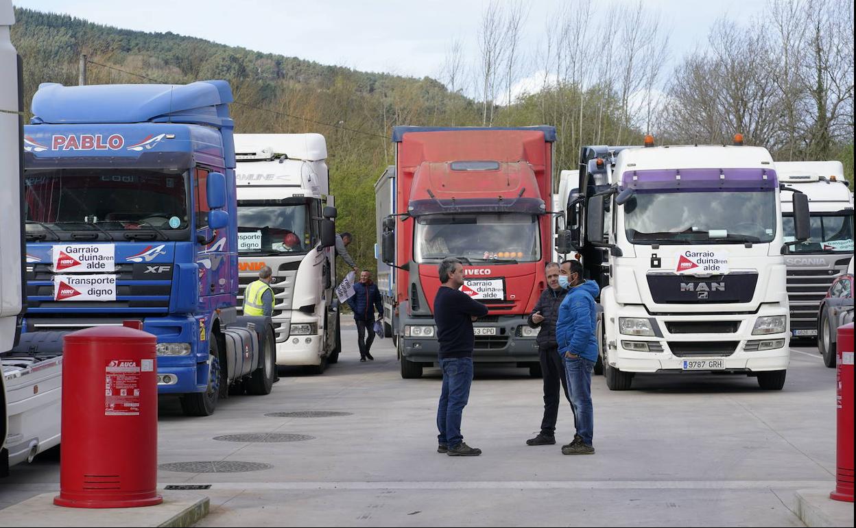 Los transportistas meditan si retoman el paro