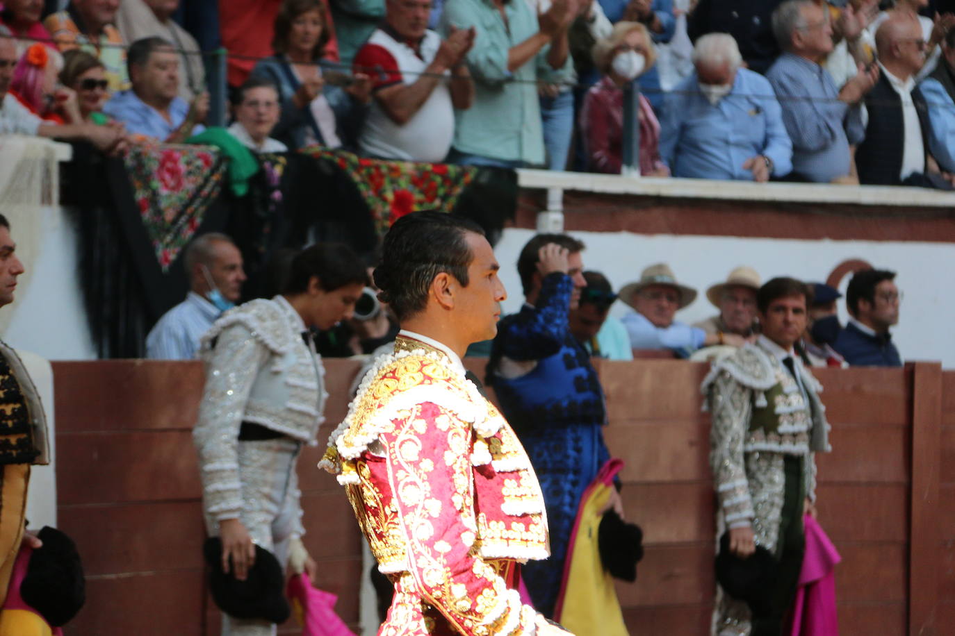 Manzanares durante un lance de la corrida