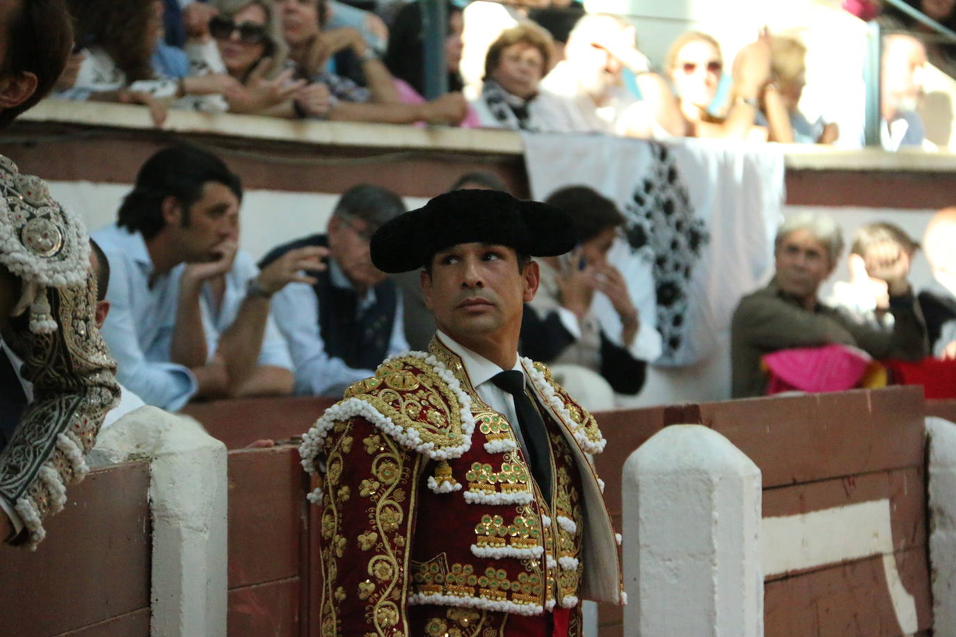 Manzanares durante un lance de la corrida