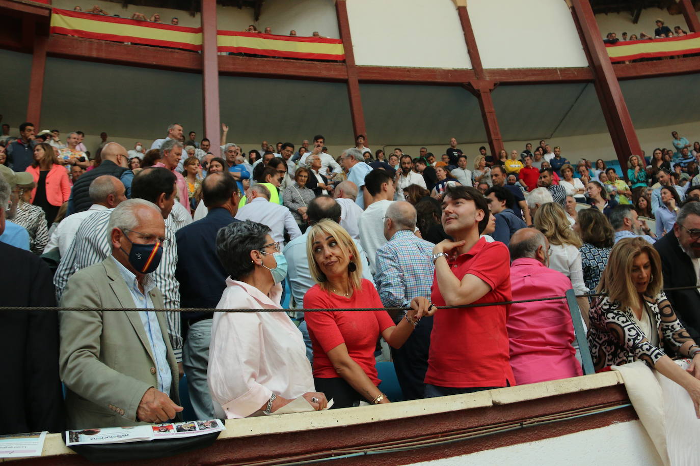 Manzanares durante un lance de la corrida