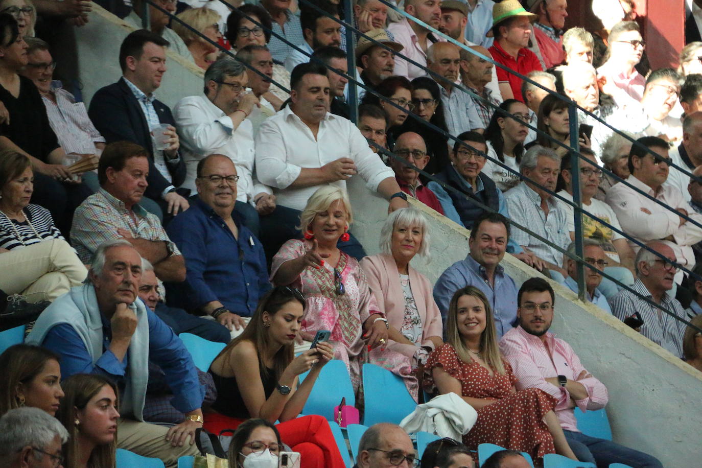 Manzanares durante un lance de la corrida