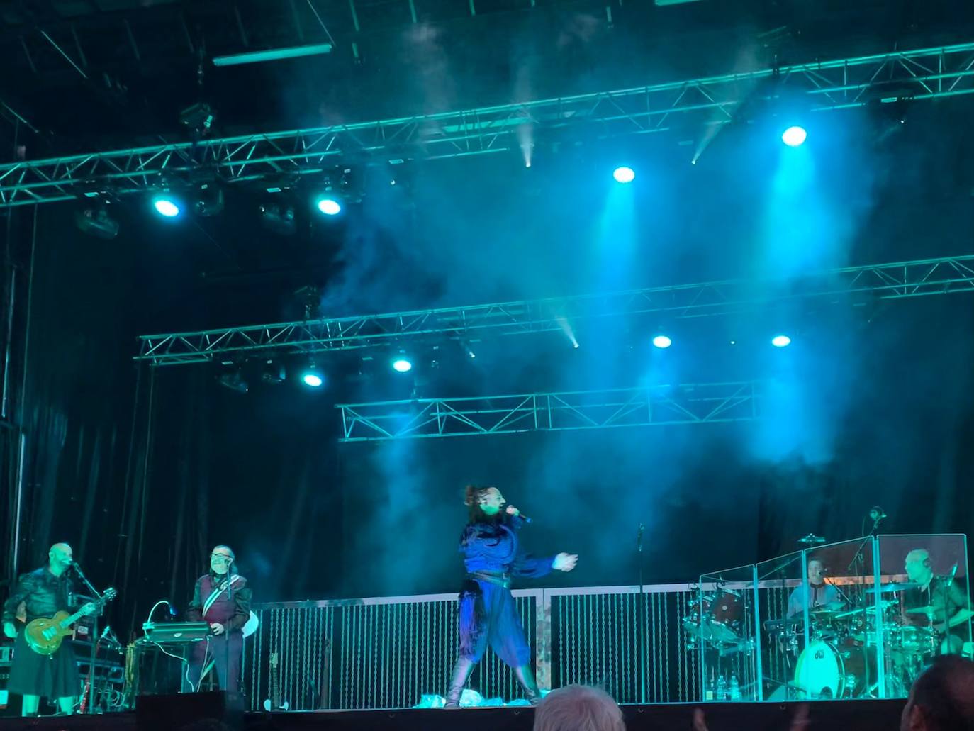 Actuación de 'Mastodonte' en la Plaza Mayor de León. 