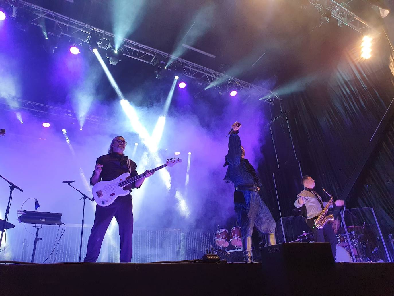 Actuación de 'Mastodonte' en la Plaza Mayor de León. 