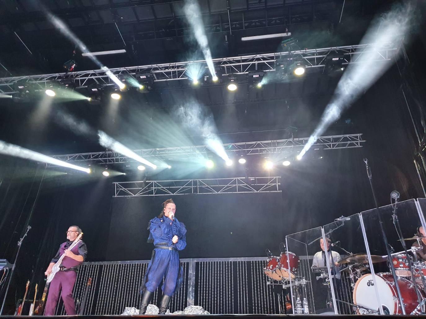 Actuación de 'Mastodonte' en la Plaza Mayor de León. 