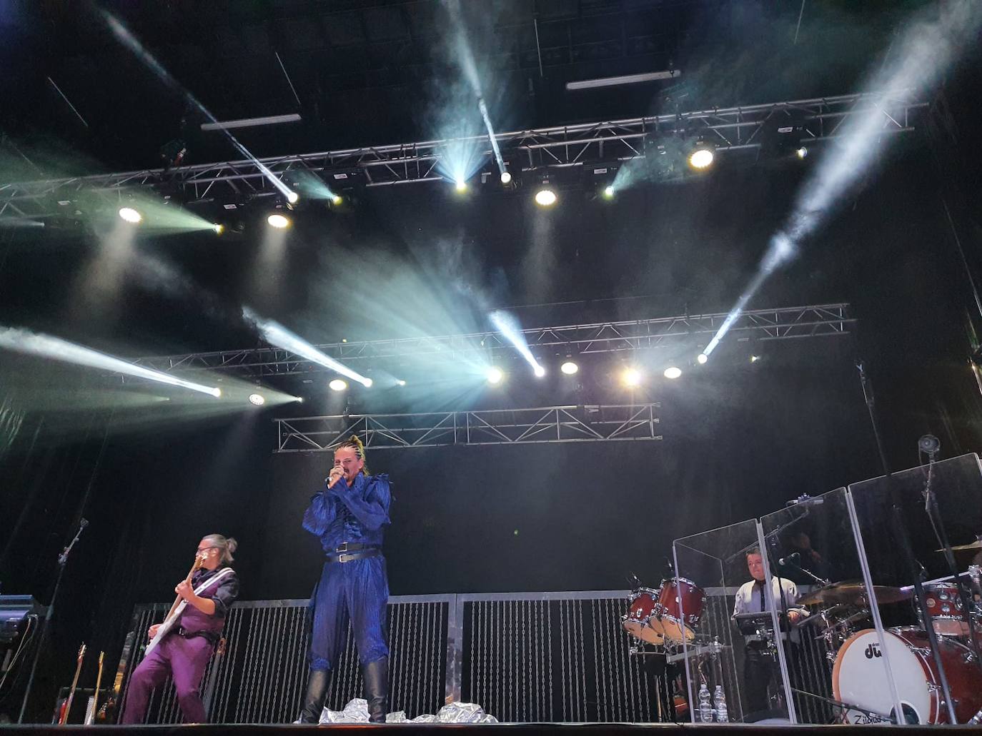 Actuación de 'Mastodonte' en la Plaza Mayor de León. 
