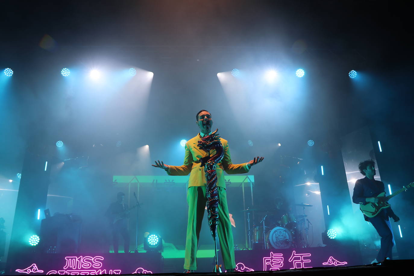 Miss Caffeina sobre el escenario de León. 