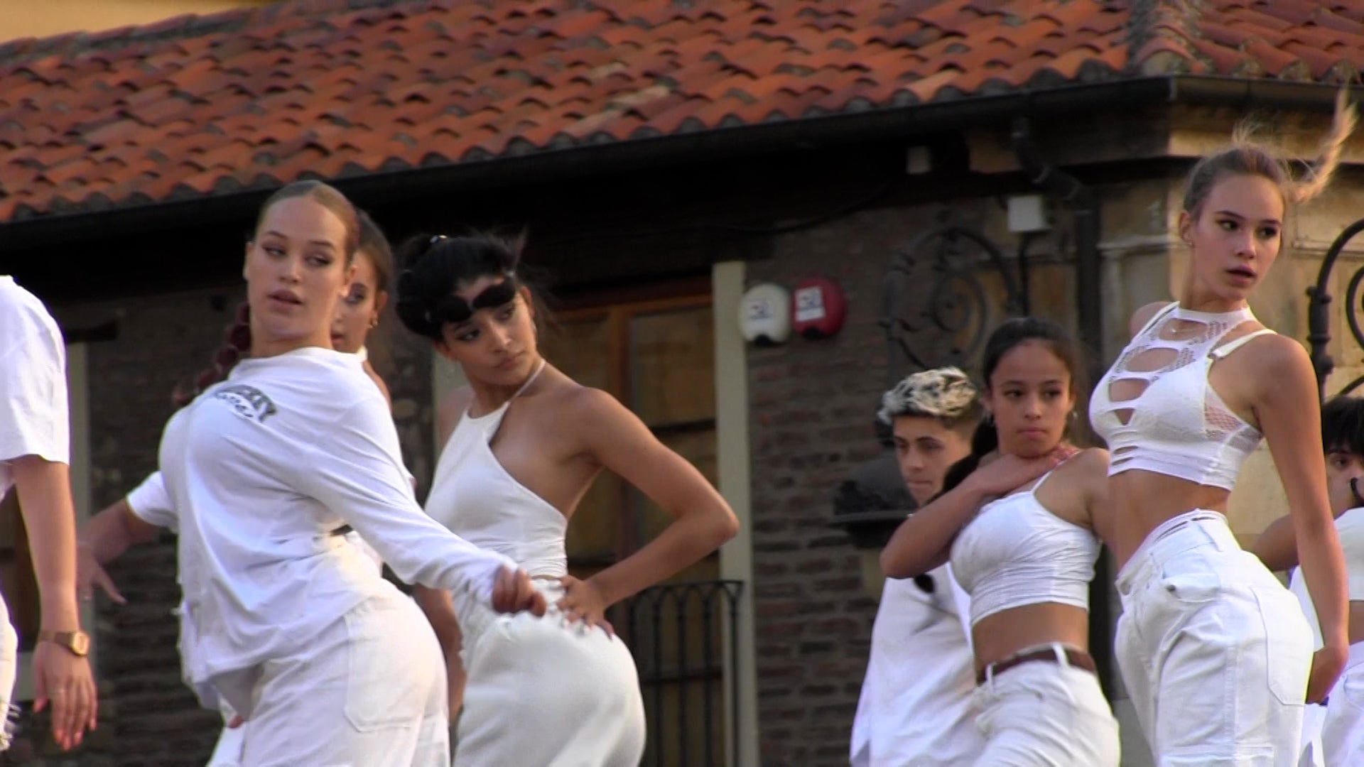 Cras Dance mueve las caderas de León