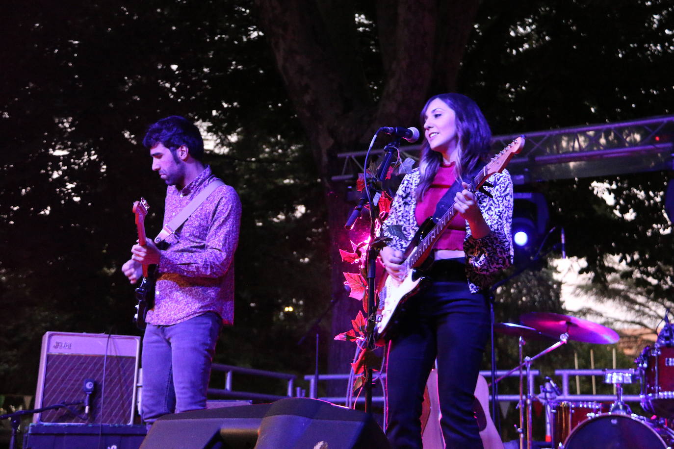 La leonesa Nadia Álvarez durante el concierto del Come y Calle enmarcado dentro de las fiestas de San Juan y San Pedro de León