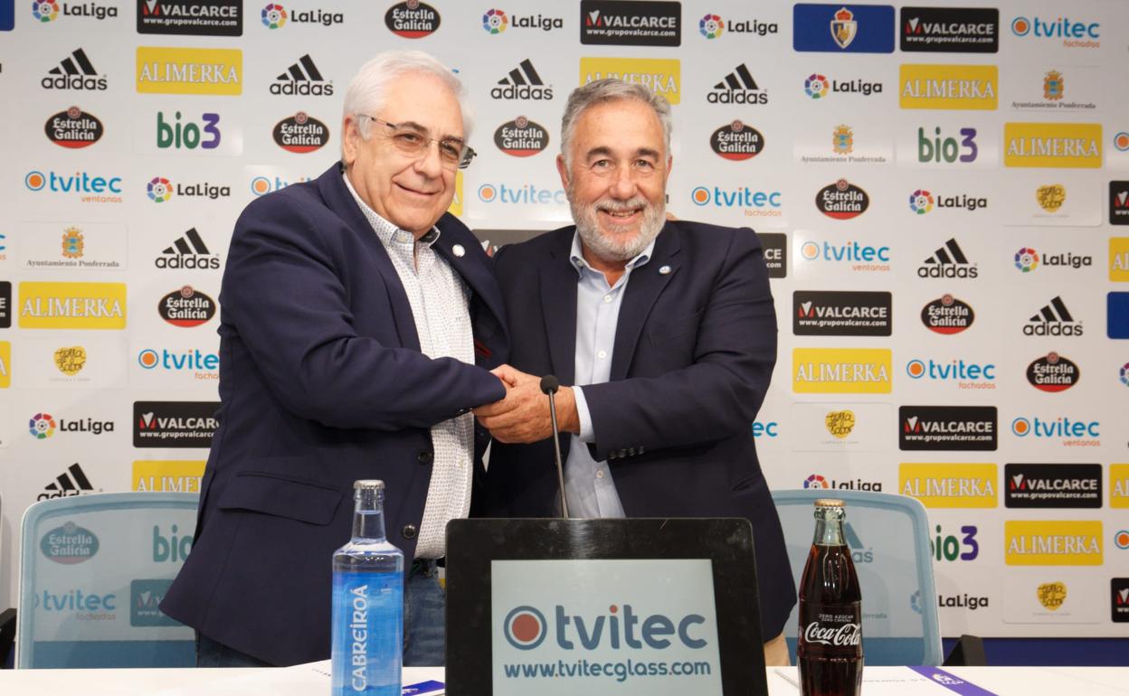 Firma del acuerdo de patrocinio SD Ponferradina y Tvitec. 