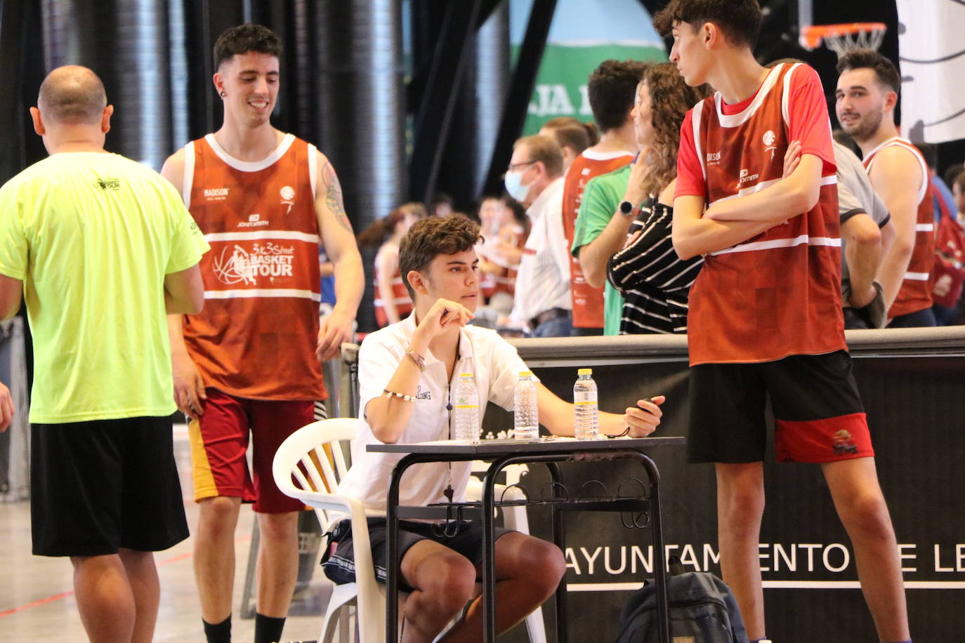 Imágenes de los encuentros del circuito 3X3 Street Basket Tour, celebrado en León. 