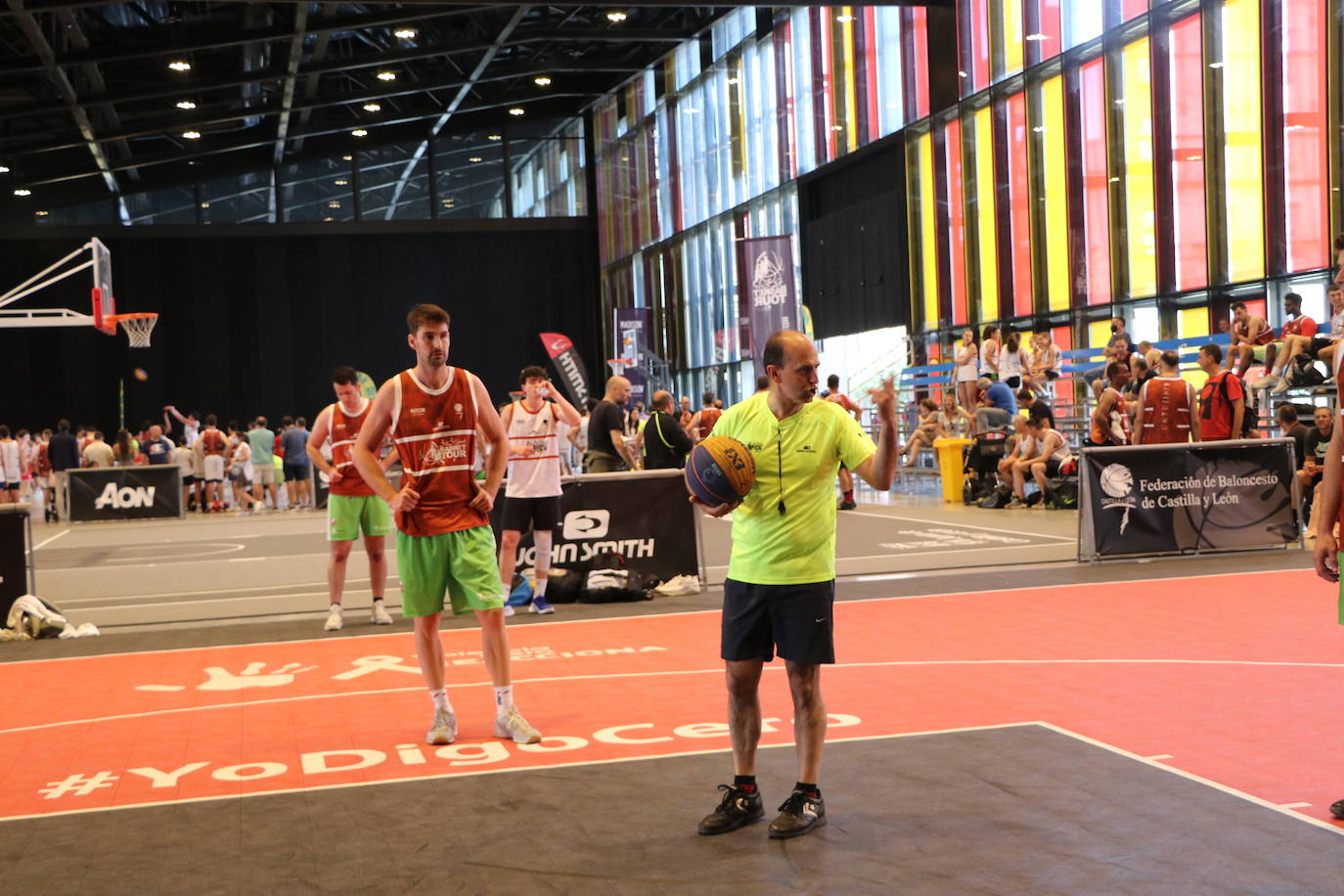 Imágenes de los encuentros del circuito 3X3 Street Basket Tour, celebrado en León. 