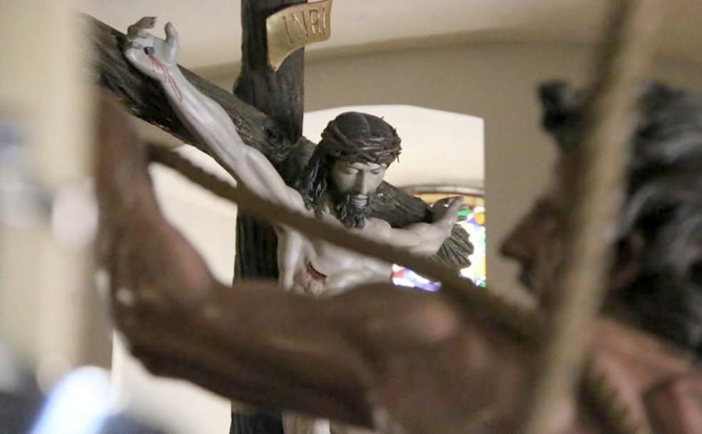 El Museo de Verano de la Semana Santa acoge en Santa Nonia una pequeña representación de la imaginería procesional leonesa.