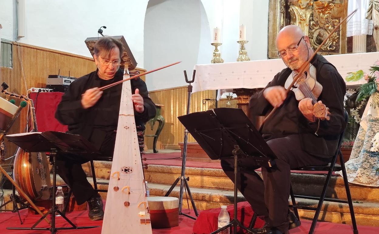 Actuantes en un concierto celebrado en la Capilla de San Benito. 