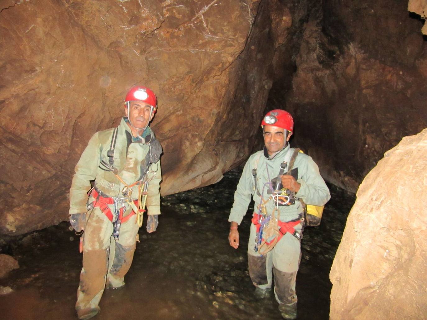 Fotos: Los GREIM Isidoro Álvarez, «Bumer» y Ovidio Abad expertos con más de 30 años en el rescate de montaña