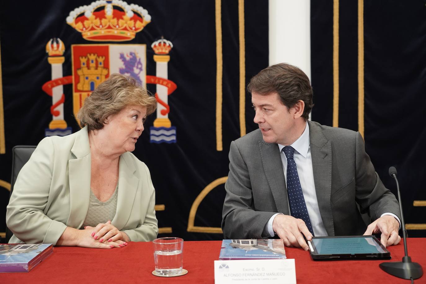 El presidente de ja Junta, Alfonso Fernández Mañueco, el presidente del Consejo de Cuentas, Mario Amilivia, y la presidenta del Tribunal de Cuentas, Enriqueta Chicano Jávega, participan en el XX Aniversario del Consejo de Cuentas de Castilla y León. 