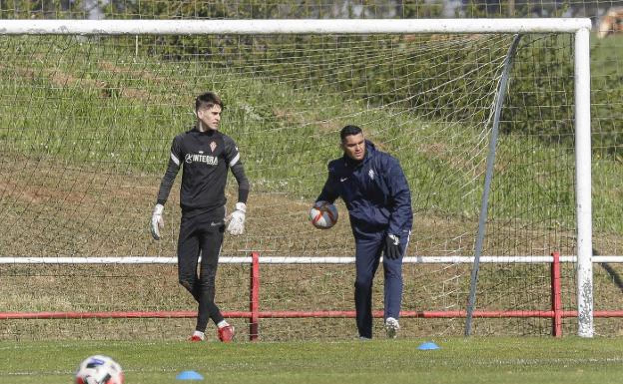 El leonés Juan Pablo, en la agenda del Sporting como entrenador de porteros  