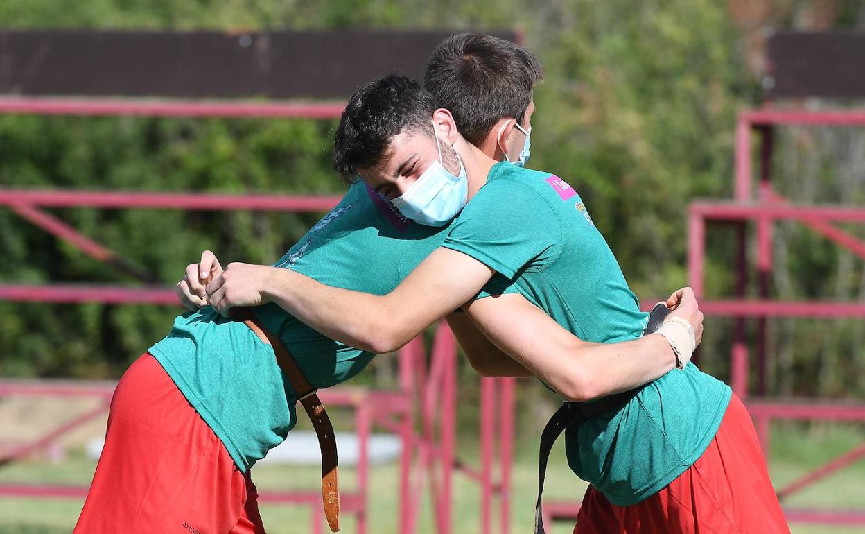 La Diputación financia con 105.000 euros la organización de corros de lucha de la Liga de Verano