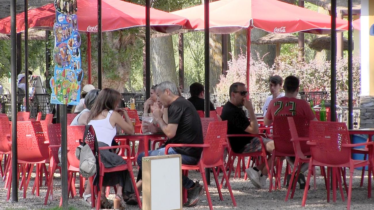 La Candamia, un espacio natural de uso abierto al público que ofrece 470.000 metros cuadrados de superficie, se convierte en una refrescante isla en las jornadas de calor más intenso en este mes de julio. 