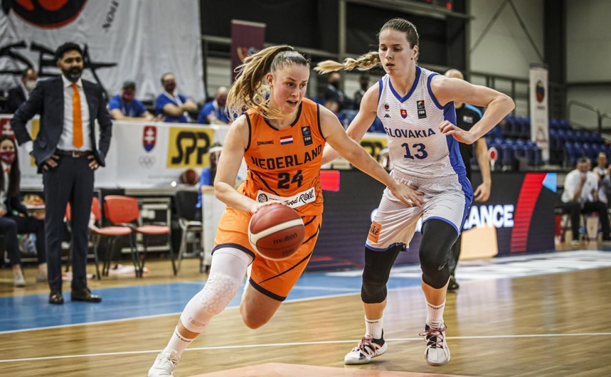 La holandesa Laura Westerik, con su selección. 