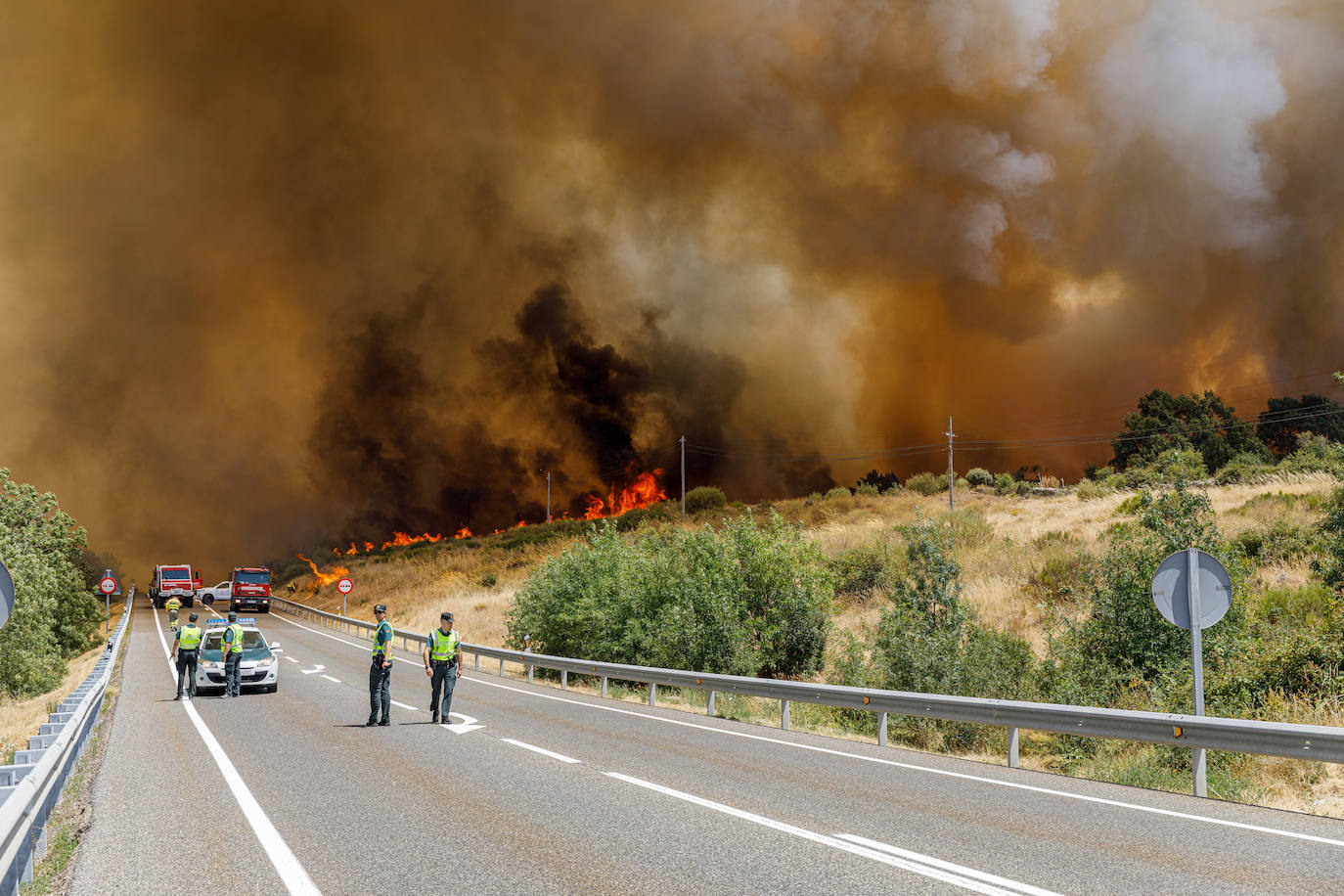 Imagen de uno de los incendios producidos en Castilla y León este viernes. 