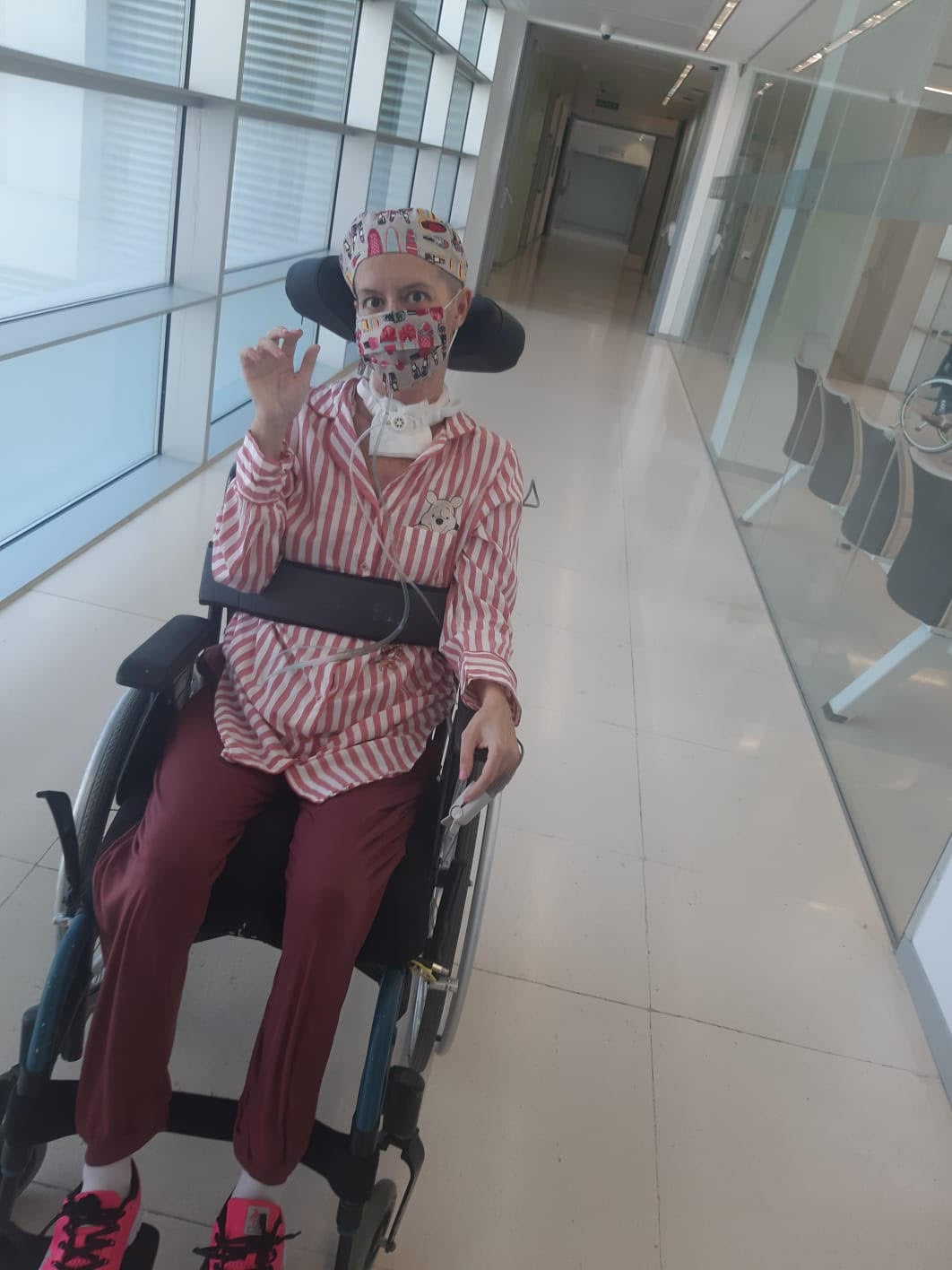 Tras su paso por el Hospital de parapléjicos de Toledo, Raquel Díaz vive ahora en una residencia de ancianos sin cuidados específicos para sus dolencias neurológicas.