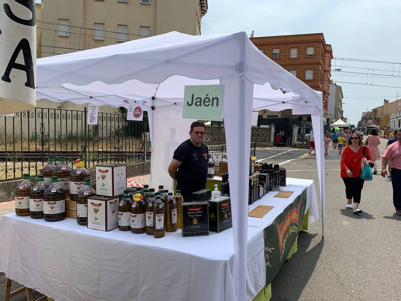 La artesanía y los productos de la zona vuelven a ensalzarse en una de las ferias que atrae a miles de turistas.