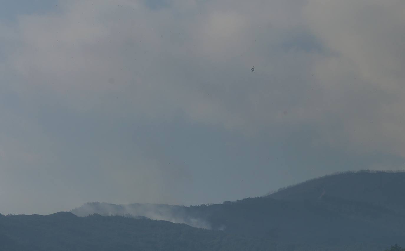 El pueblo de Rimor (León), desalojado debido al incendio en Montes de Valdueza