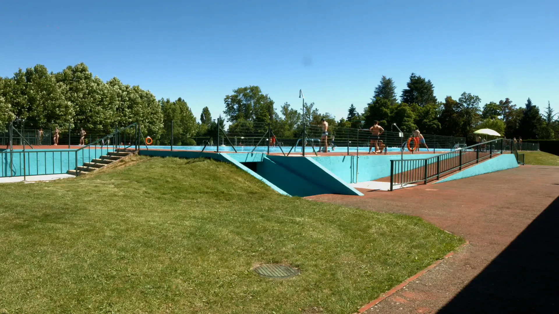 Una de las piscinas que componen el reciinto de El Soto. 