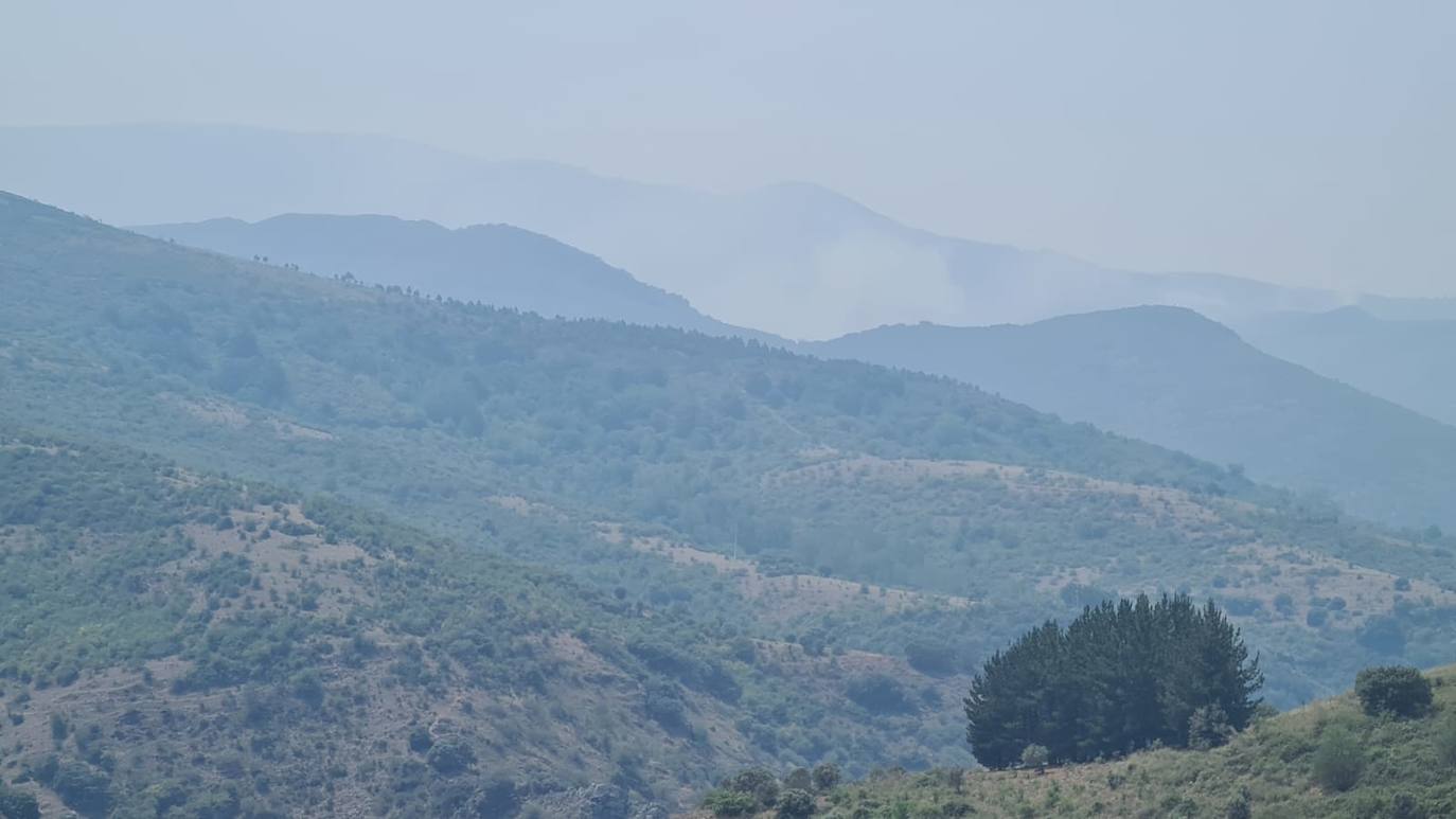 Operativo de extinción de incendios en los Montes de Valdueza. 