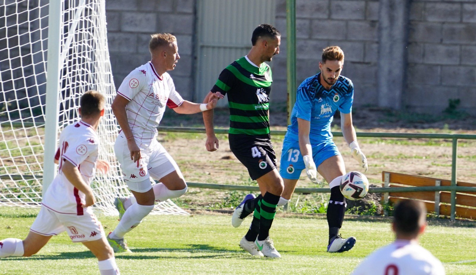 Los leoneses se han medido en Guardo al Racing en el primer partido de pretemporada de la Cultural y que ha supuesto el estreno de Eduardo Docampo al frente del conjunto blanco