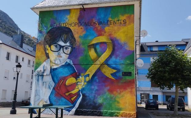 Galería. El mural pintado para recaudar fondos contra el cáncer infantil es uno de los más espectaculares en Ciñera.