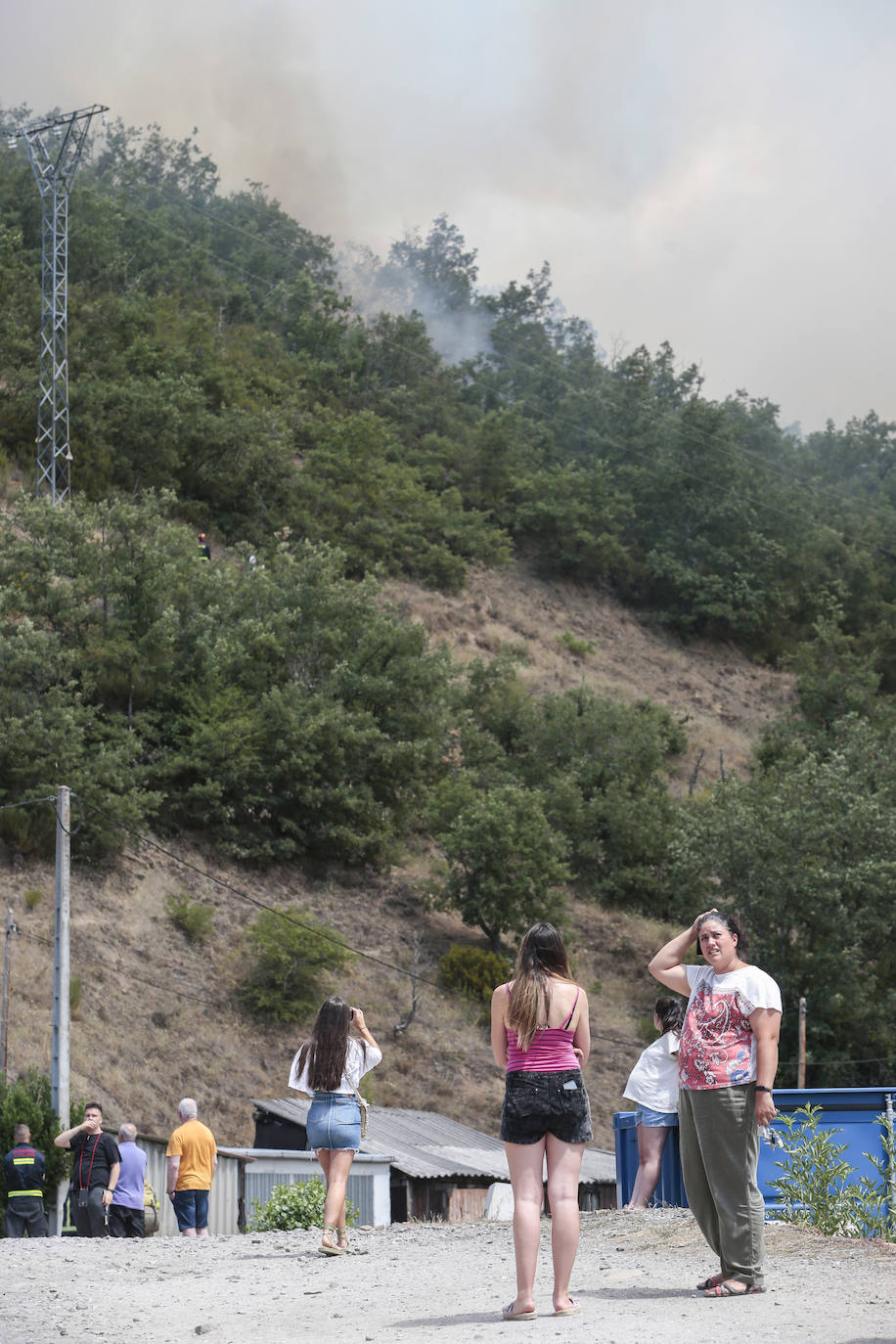 Incendio en el barrio de la Estación de Matallana de Torío