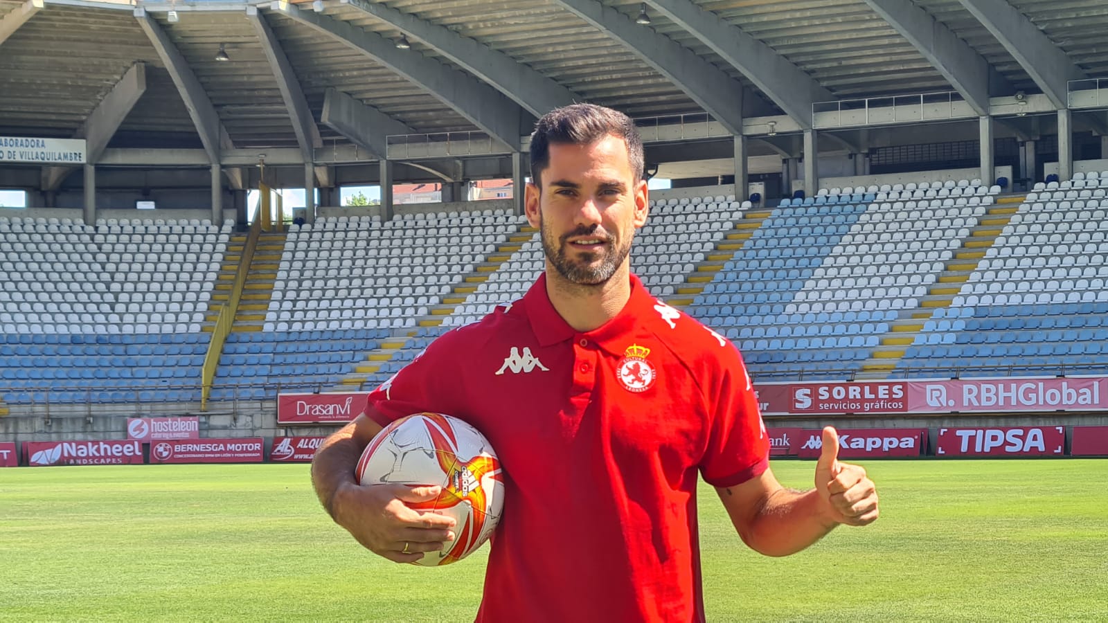 Fotos: Presentación de Saúl González en el Reino de León