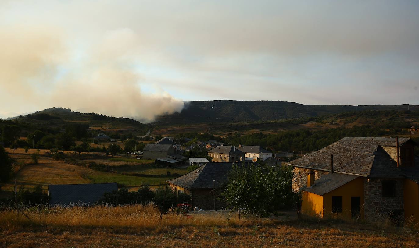 Fotos: Incendio forestal en Fabero 