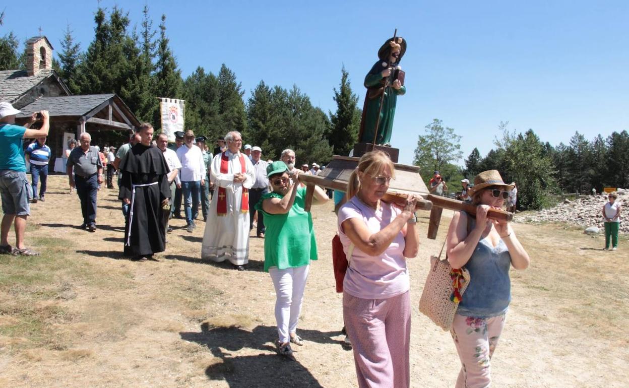 El Bierzo vuelve a vivir la tradicional Romería de la Cruz de Ferro