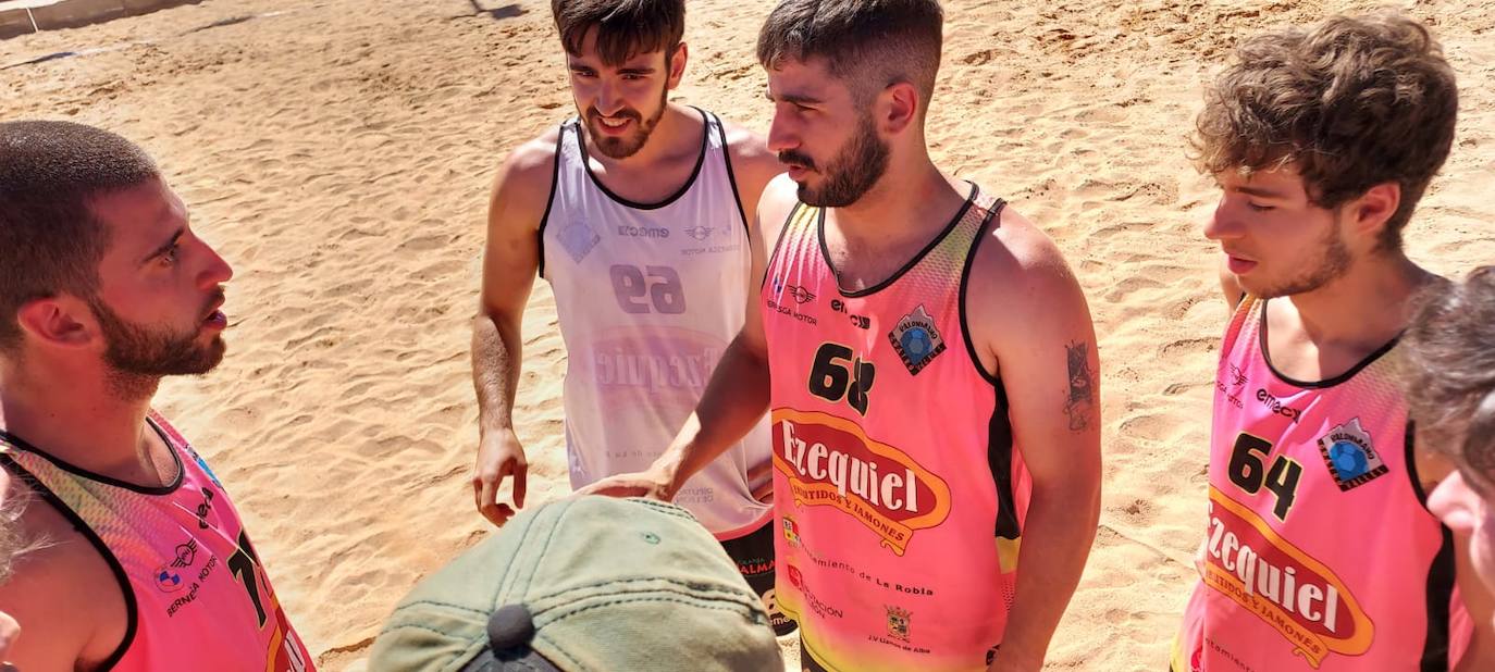 Imágenes del torneo de Balonmano Playa en Llanos de Alba