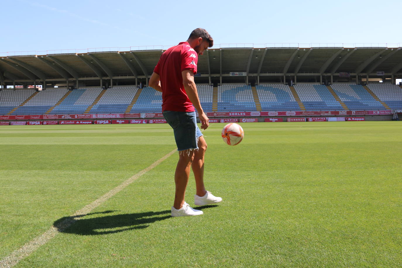 Presentación de Nestor Querol como nuevo jugador de la Cultural.