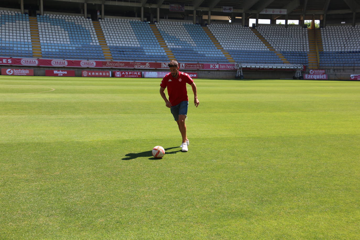 Presentación de Nestor Querol como nuevo jugador de la Cultural.