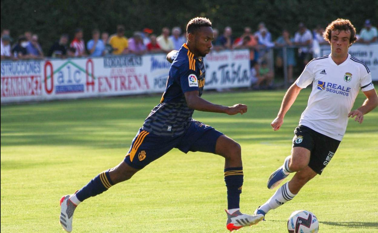 El técnico portugués José Gomes dio minutos a la plantilla berciana ante un rival con el que se volverán a ver las caras en la Liga.
