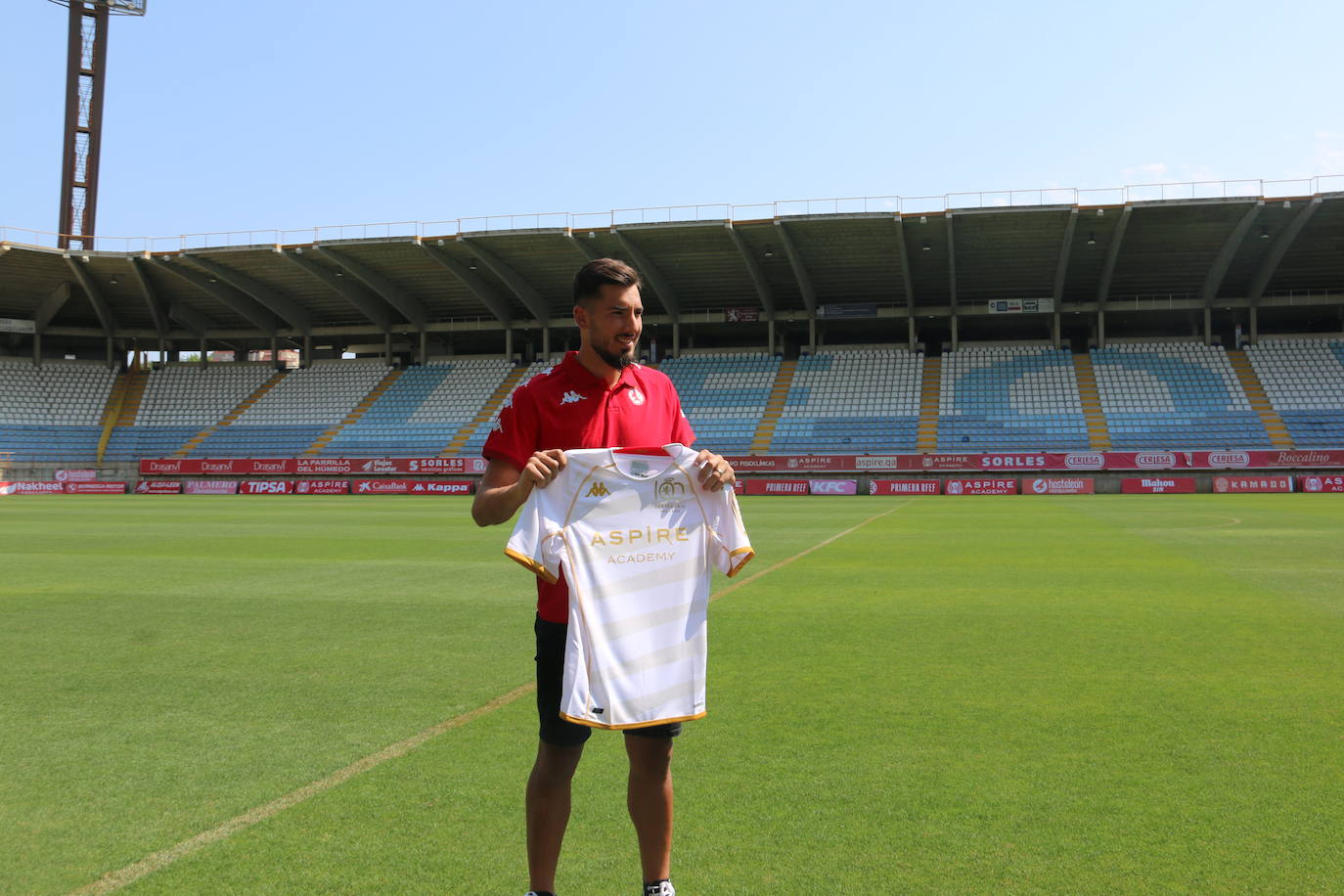 Presentación oficial de Salvi Carrasco como nuevo portero de la Cultural.